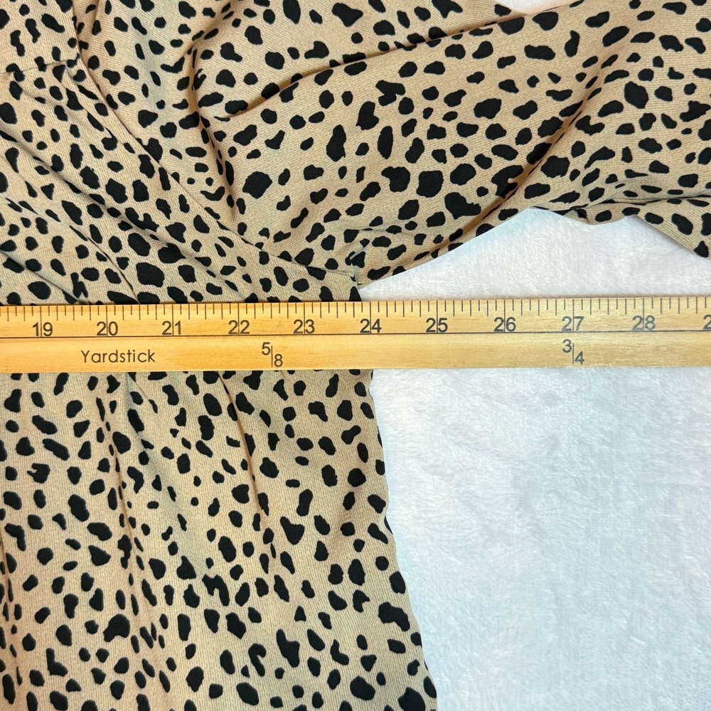 C.D.M. Womens Leopard‎ Print Ruffle Blouse Long Sleeve Size L Beige & Black - Picture 2 of 11